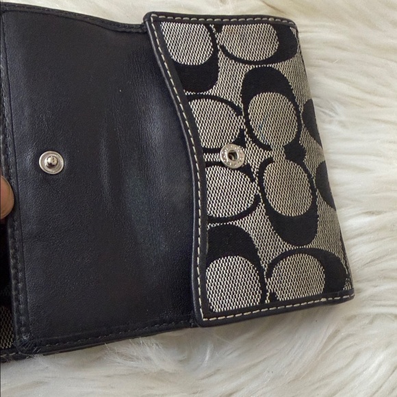 Coach Signature Black and Tan Wallet - Picture 5 of 6